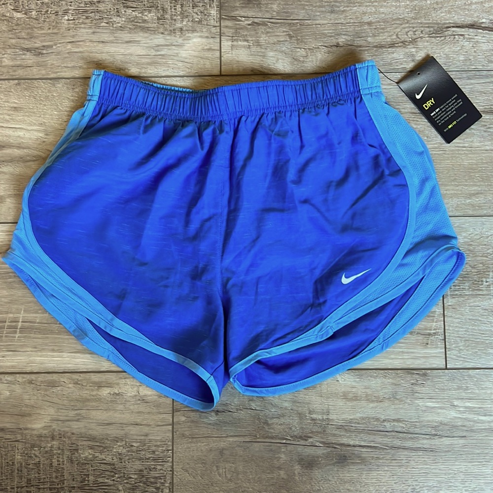 New women’s Nike Dry fit running shorts